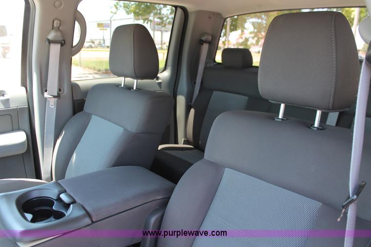 image for item K8824 2005 Ford F150 XLT SuperCrew pickup truck