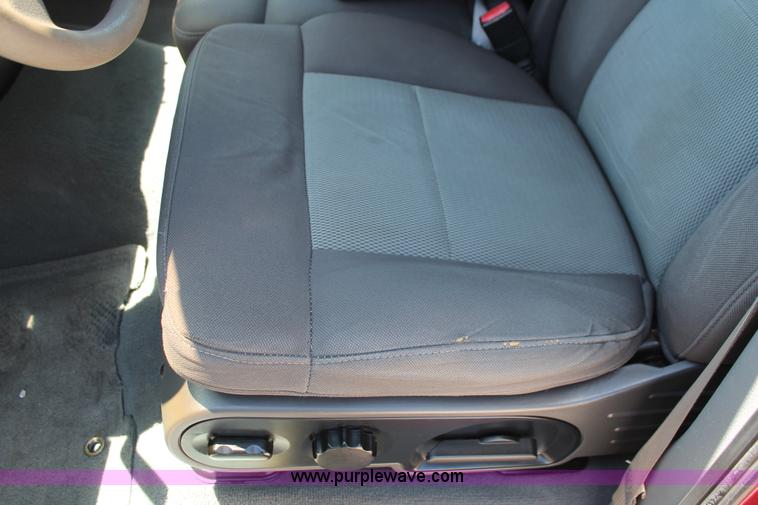 image for item K8824 2005 Ford F150 XLT SuperCrew pickup truck