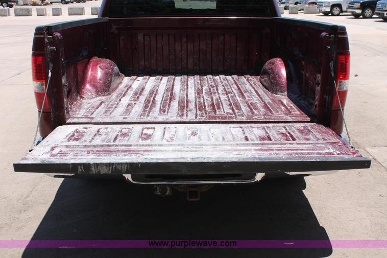 image for item K8824 2005 Ford F150 XLT SuperCrew pickup truck