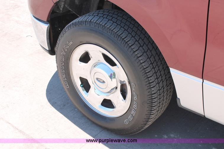 image for item K8824 2005 Ford F150 XLT SuperCrew pickup truck