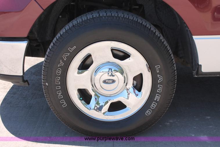 image for item K8824 2005 Ford F150 XLT SuperCrew pickup truck