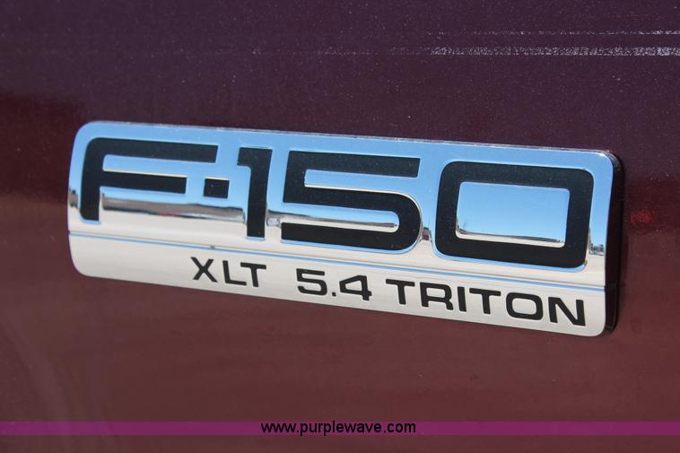 image for item K8824 2005 Ford F150 XLT SuperCrew pickup truck