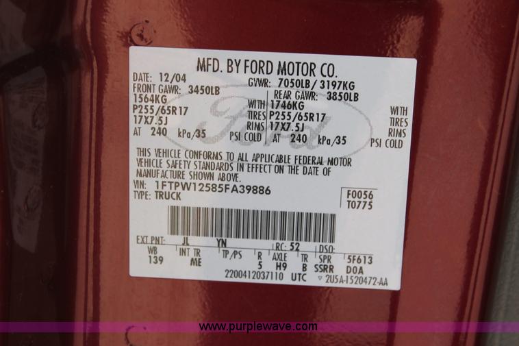 image for item K8824 2005 Ford F150 XLT SuperCrew pickup truck