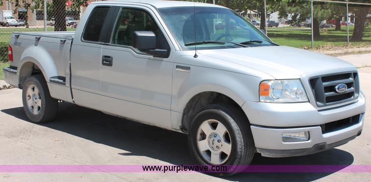image for item K8825 2005 Ford F150 STX SuperCab pickup truck