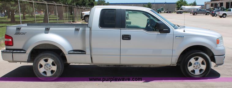 image for item K8825 2005 Ford F150 STX SuperCab pickup truck