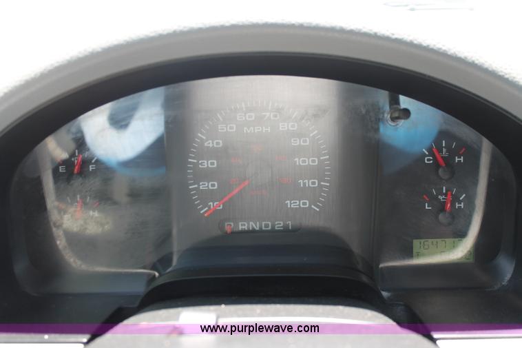 image for item K8825 2005 Ford F150 STX SuperCab pickup truck