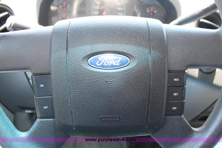 image for item K8825 2005 Ford F150 STX SuperCab pickup truck