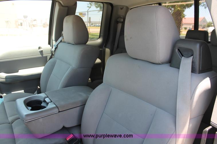 image for item K8825 2005 Ford F150 STX SuperCab pickup truck