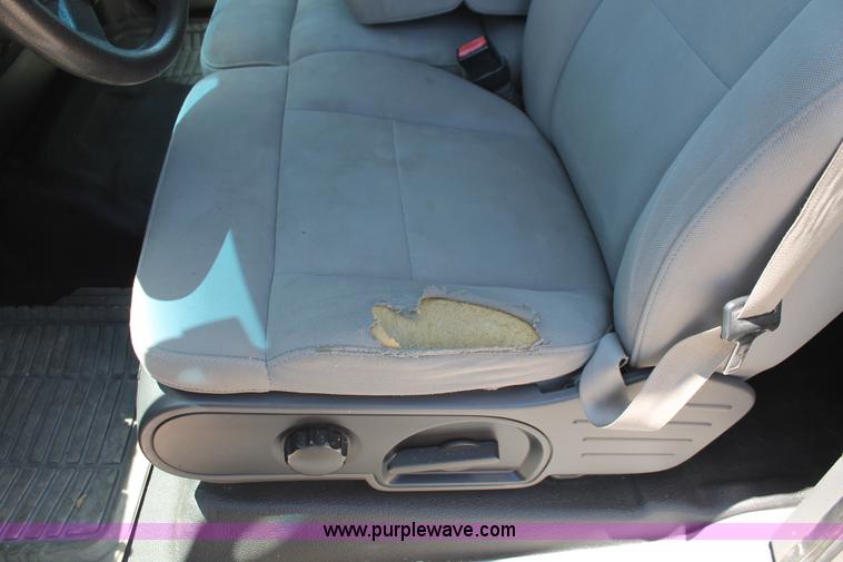 image for item K8825 2005 Ford F150 STX SuperCab pickup truck