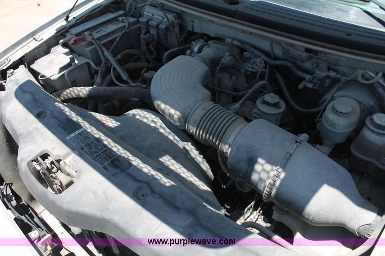 image for item K8825 2005 Ford F150 STX SuperCab pickup truck