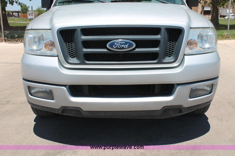 image for item K8825 2005 Ford F150 STX SuperCab pickup truck
