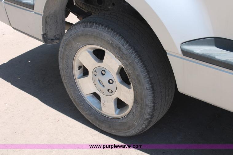 image for item K8825 2005 Ford F150 STX SuperCab pickup truck