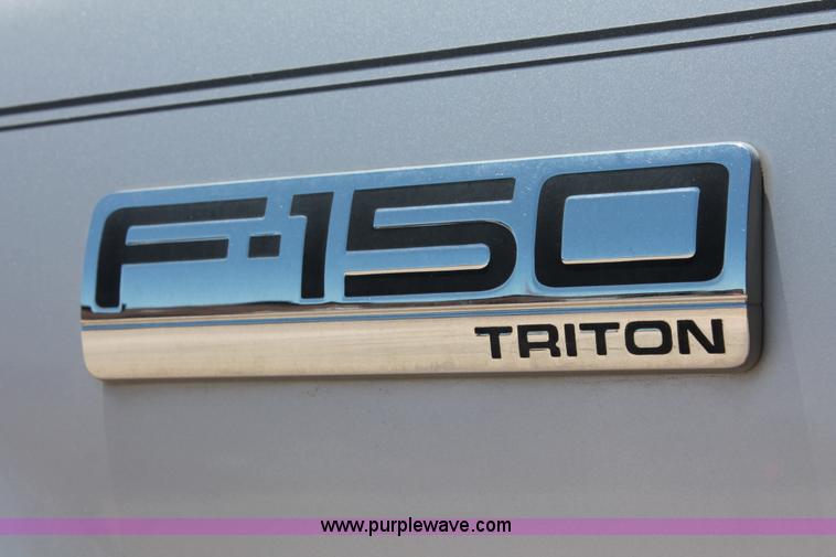 image for item K8825 2005 Ford F150 STX SuperCab pickup truck