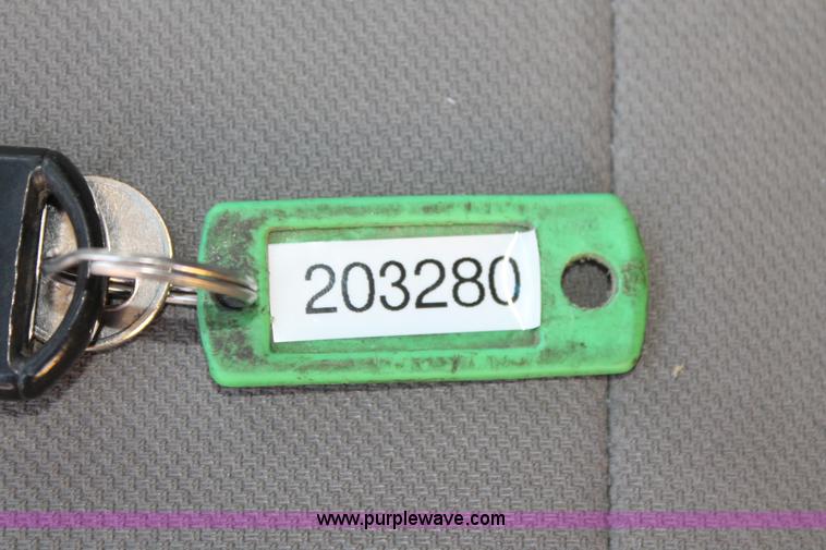 image for item K8825 2005 Ford F150 STX SuperCab pickup truck