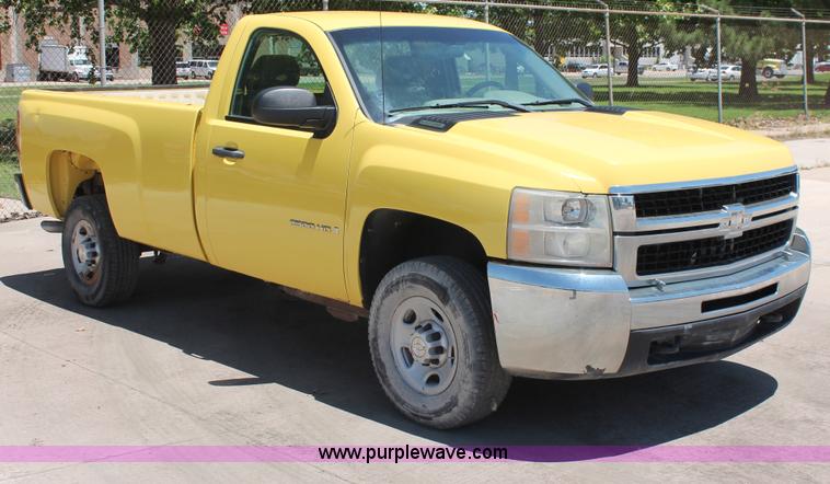 image for item K8826 2008 Chevrolet Silverado 2500HD LS pickup truck