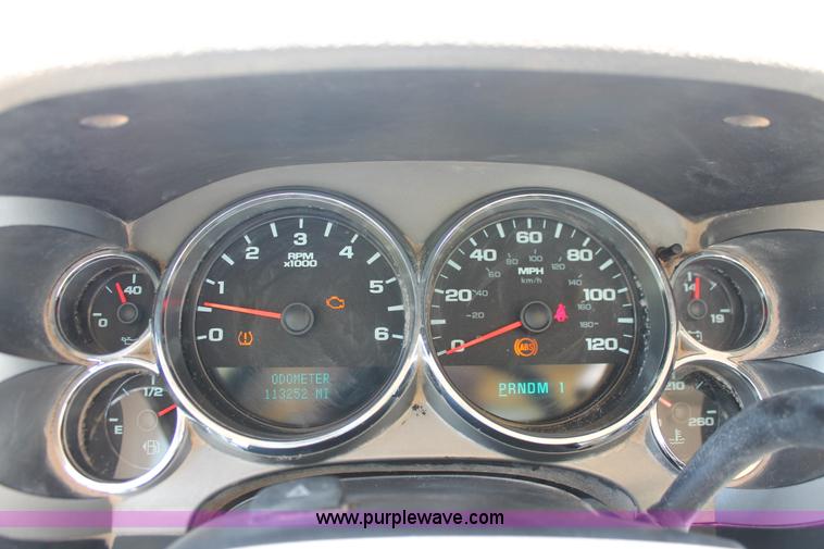 image for item K8826 2008 Chevrolet Silverado 2500HD LS pickup truck