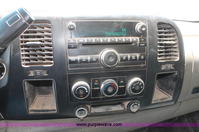 image for item K8826 2008 Chevrolet Silverado 2500HD LS pickup truck