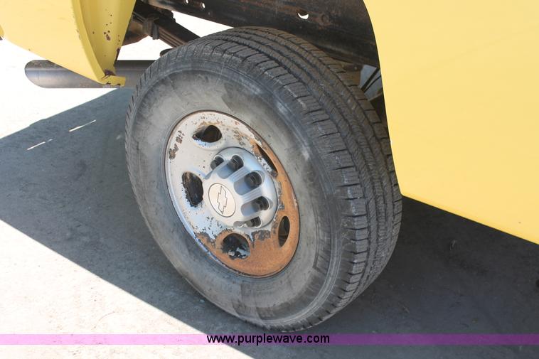 image for item K8826 2008 Chevrolet Silverado 2500HD LS pickup truck