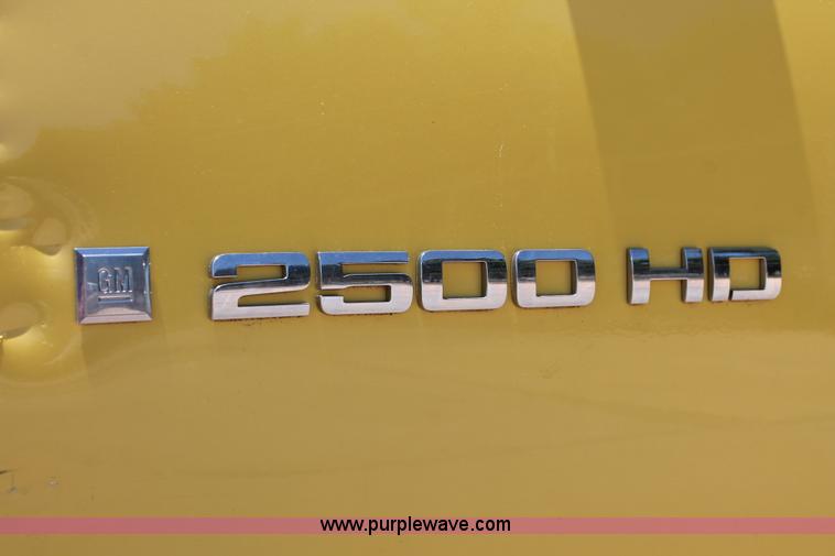 image for item K8826 2008 Chevrolet Silverado 2500HD LS pickup truck