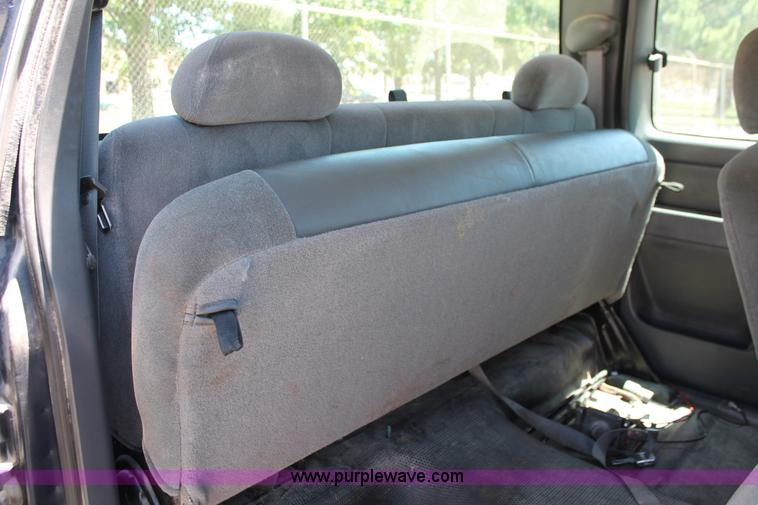 image for item K8829 2005 Chevrolet Silverado 2500HD Ext. Cab pickup truck