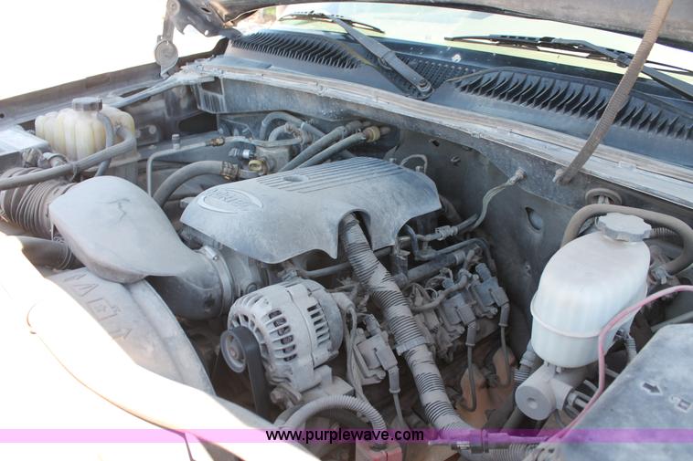 image for item K8829 2005 Chevrolet Silverado 2500HD Ext. Cab pickup truck