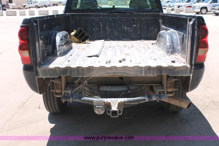 image for item K8829 2005 Chevrolet Silverado 2500HD Ext. Cab pickup truck