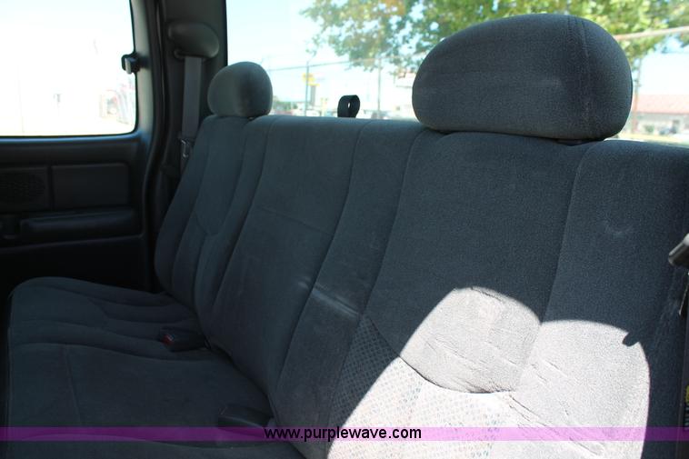 image for item K8831 2004 Chevrolet Silverado 2500HD Ext. Cab pickup truck