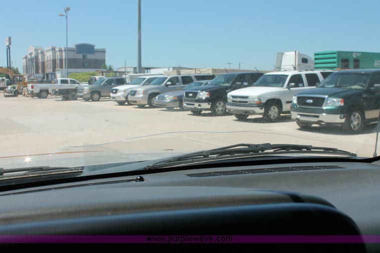 image for item K8831 2004 Chevrolet Silverado 2500HD Ext. Cab pickup truck