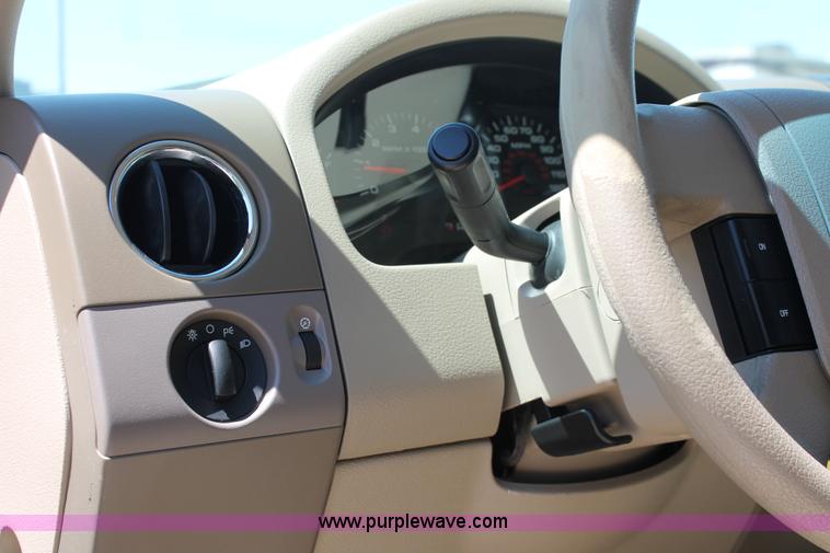 image for item K8832 2008 Ford F150 XLT SuperCrew pickup truck