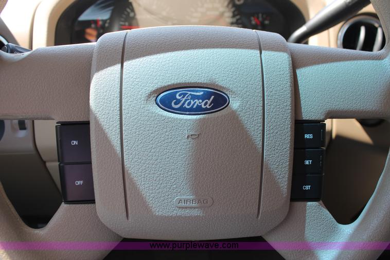 image for item K8832 2008 Ford F150 XLT SuperCrew pickup truck