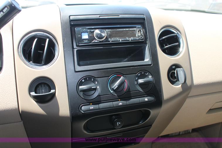 image for item K8832 2008 Ford F150 XLT SuperCrew pickup truck