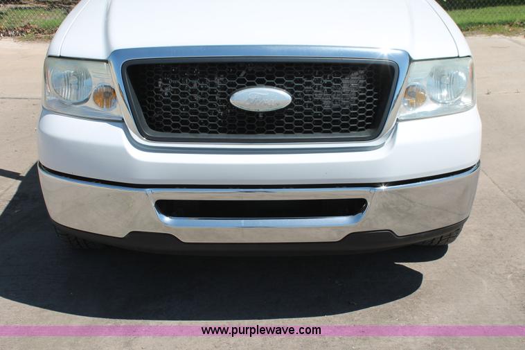 image for item K8832 2008 Ford F150 XLT SuperCrew pickup truck