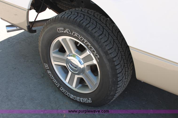 image for item K8832 2008 Ford F150 XLT SuperCrew pickup truck