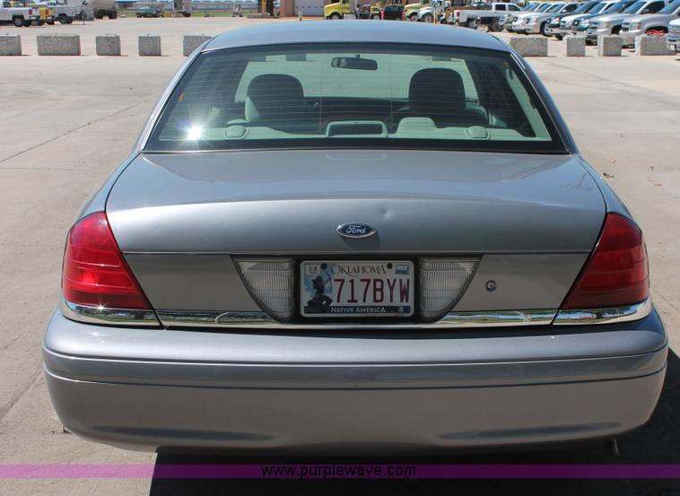 image for item K8834 2006 Ford Crown Victoria