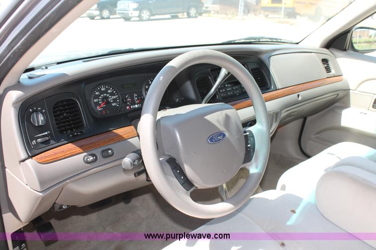 image for item K8834 2006 Ford Crown Victoria