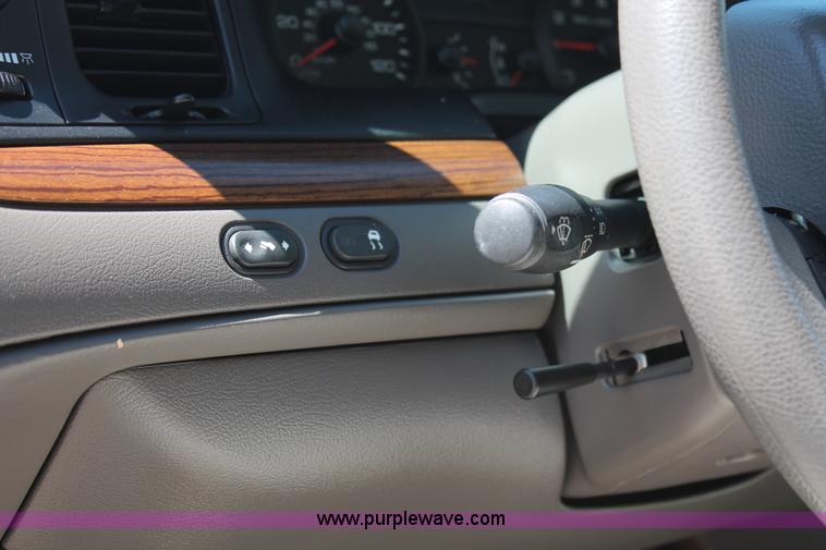 image for item K8834 2006 Ford Crown Victoria