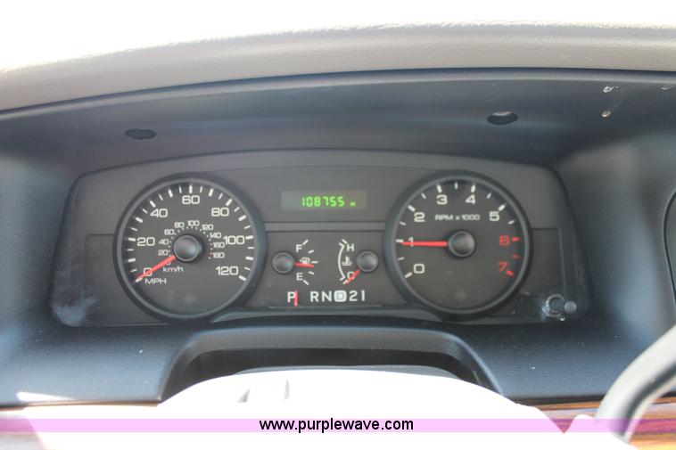 image for item K8834 2006 Ford Crown Victoria