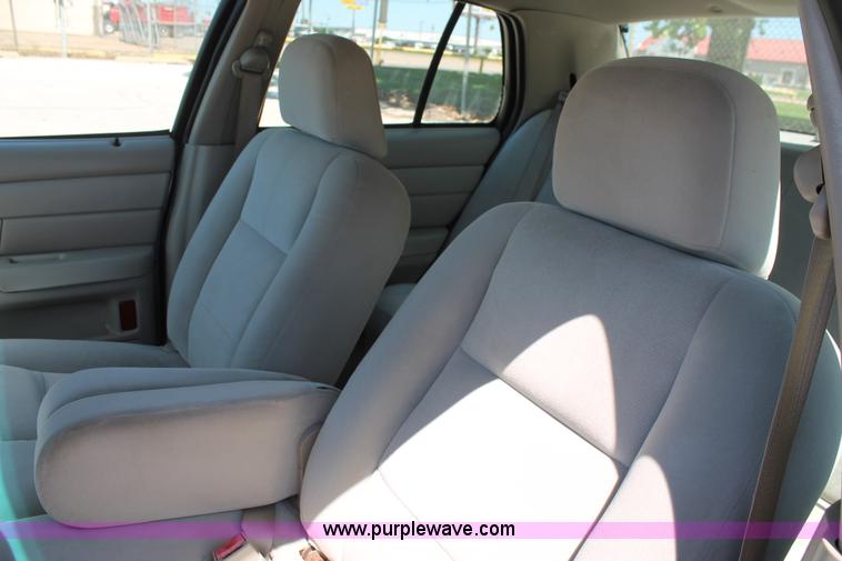 image for item K8834 2006 Ford Crown Victoria