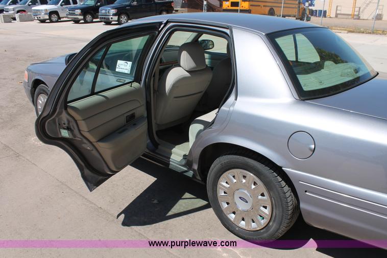 image for item K8834 2006 Ford Crown Victoria