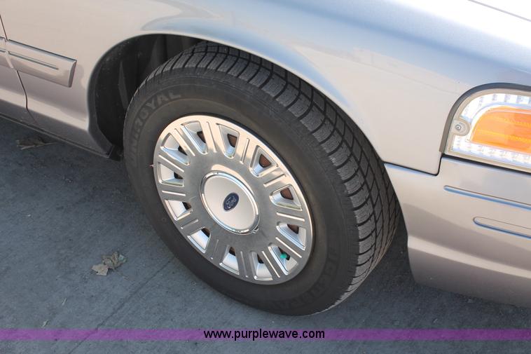 image for item K8834 2006 Ford Crown Victoria