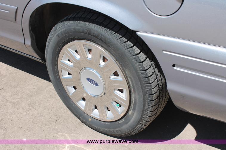 image for item K8834 2006 Ford Crown Victoria