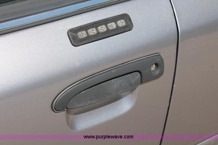 image for item K8834 2006 Ford Crown Victoria