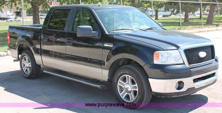 image for item K8835 2007 Ford F150 XLT SuperCrew pickup truck