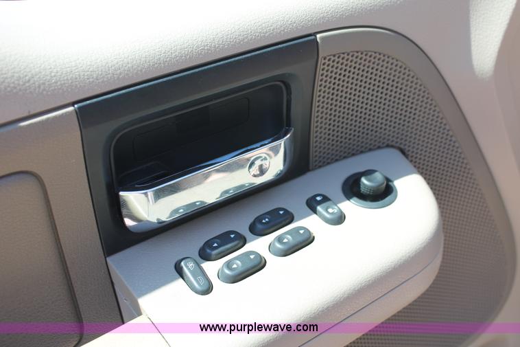 image for item K8835 2007 Ford F150 XLT SuperCrew pickup truck