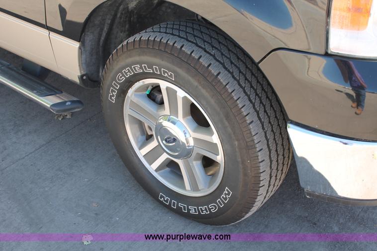 image for item K8835 2007 Ford F150 XLT SuperCrew pickup truck