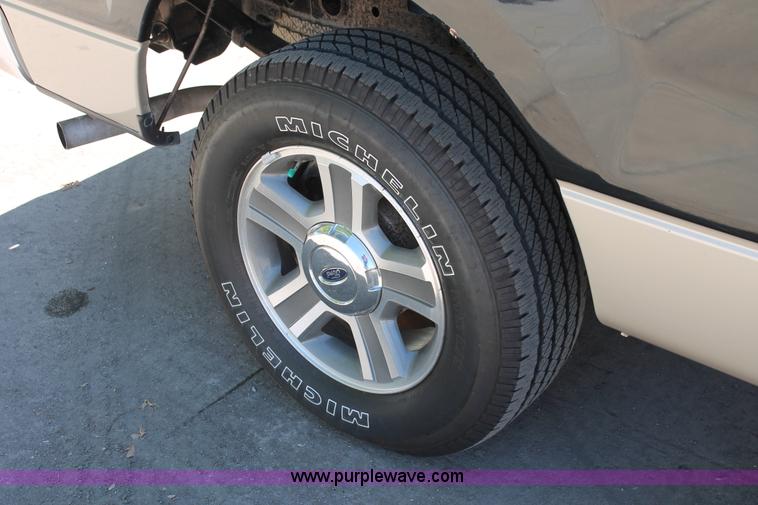 image for item K8835 2007 Ford F150 XLT SuperCrew pickup truck