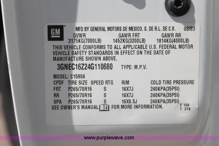 image for item K8836 2004 Chevrolet Suburban 1500 LT SUV