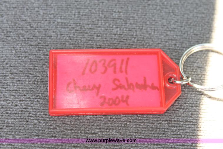 image for item K8836 2004 Chevrolet Suburban 1500 LT SUV