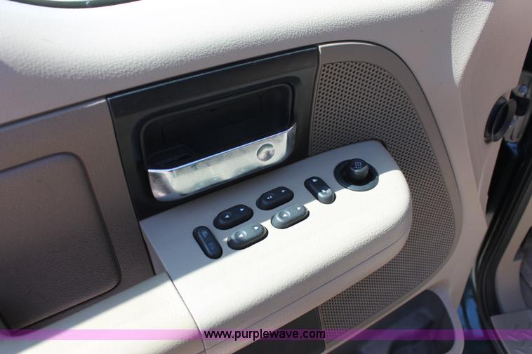 image for item K8837 2008 Ford F150 XLT SuperCrew pickup truck