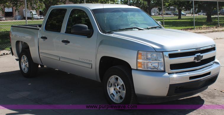 image for item K8838 2010 Chevrolet Silverado 1500 LT Crew Cab pickup truck